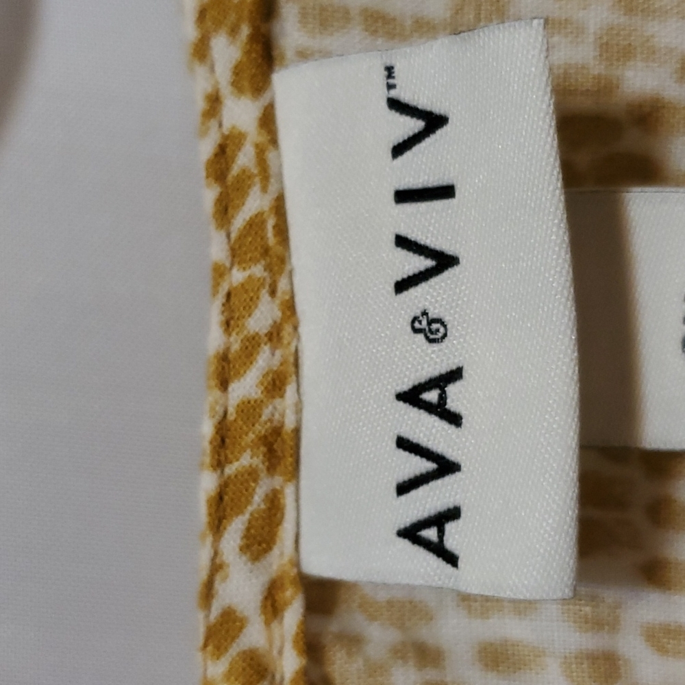 Ava &Viv Women's Plus Size Short Sleeve Blouse - Picture 2 of 11